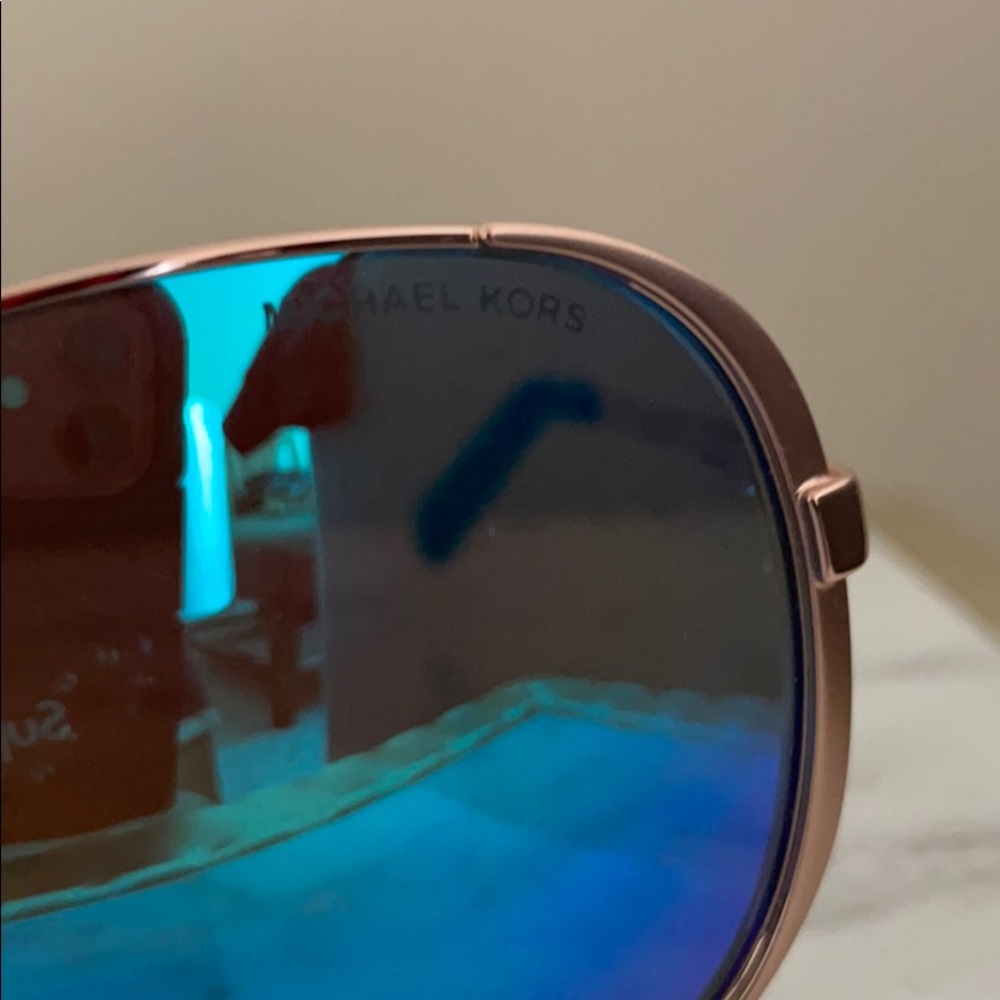 Michael Kors - Picture 3 of 7